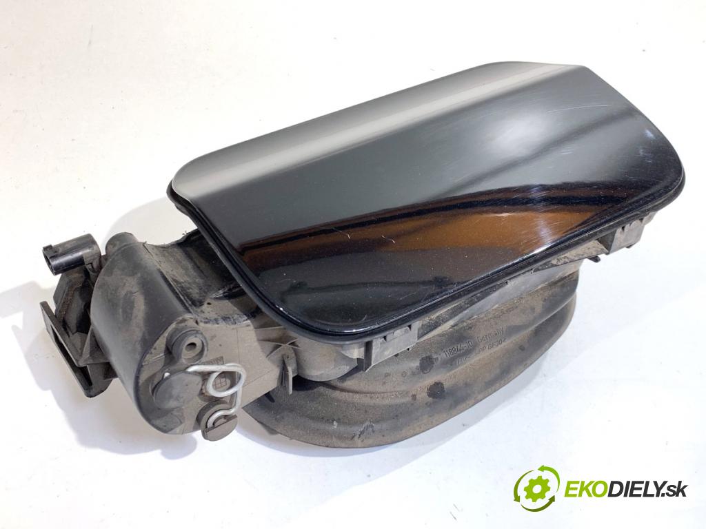 BMW F30 sedan 2016 140 kW 320 d xDrive 1995 Dvierka nádrže paliva  (Kľučka dverí ostatné)