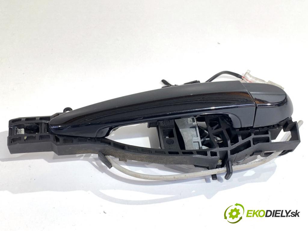 BMW F30 sedan 2016 140 kW 320 d xDrive 1995 Kľučka vonkajšia pravy zad