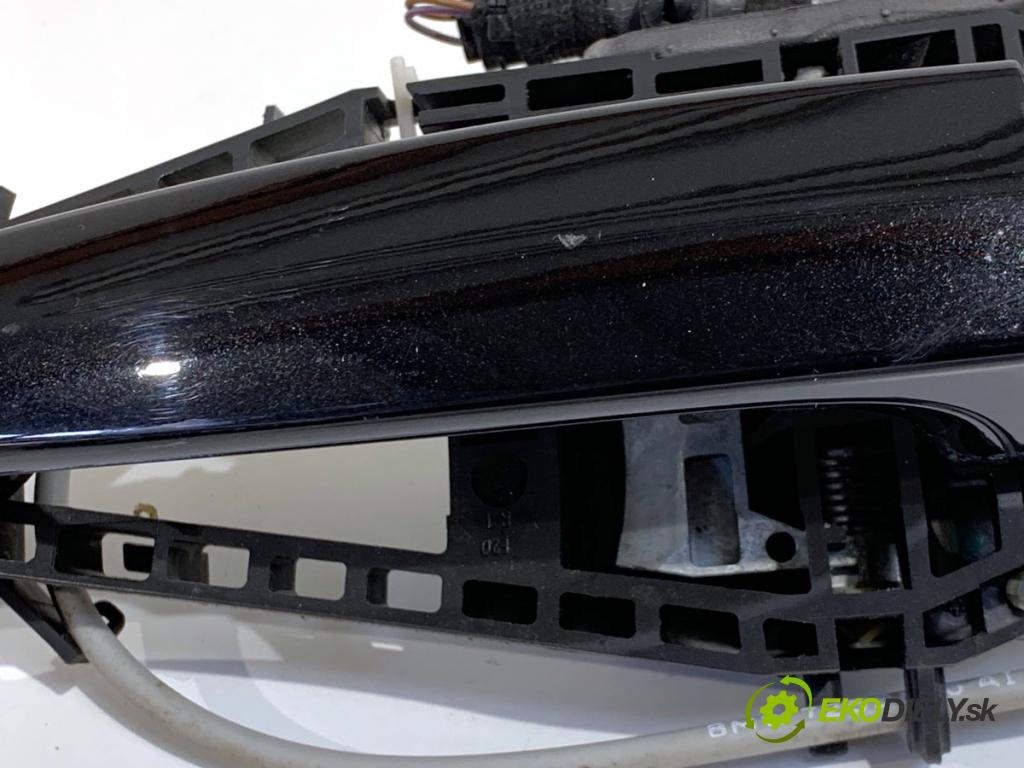 BMW F30 sedan 2016 140 kW 320 d xDrive 1995 Kľučka vonkajšia pravy zad