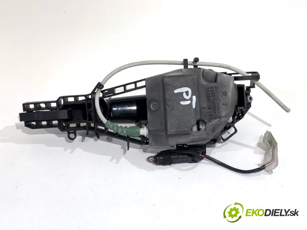 BMW F30 sedan 2016 140 kW 320 d xDrive 1995 Kľučka vonkajšia pravy zad