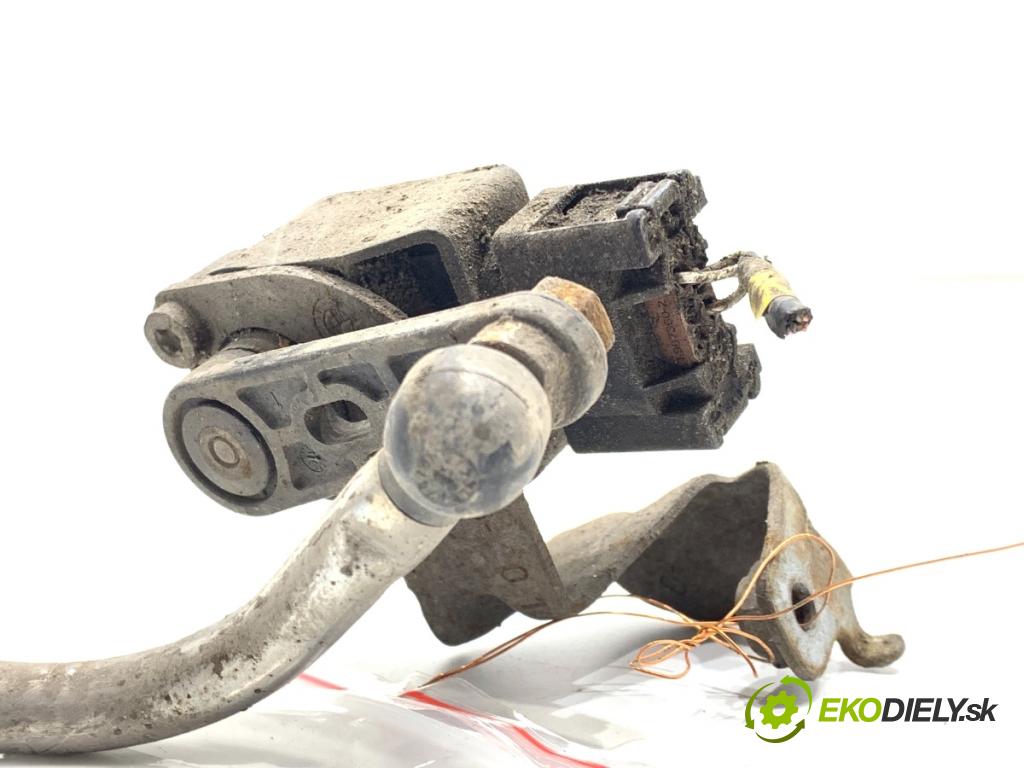 BMW F30 sedan 2016 140 kW 320 d xDrive 1995 Snímač XENON 6860843 (Snímač)