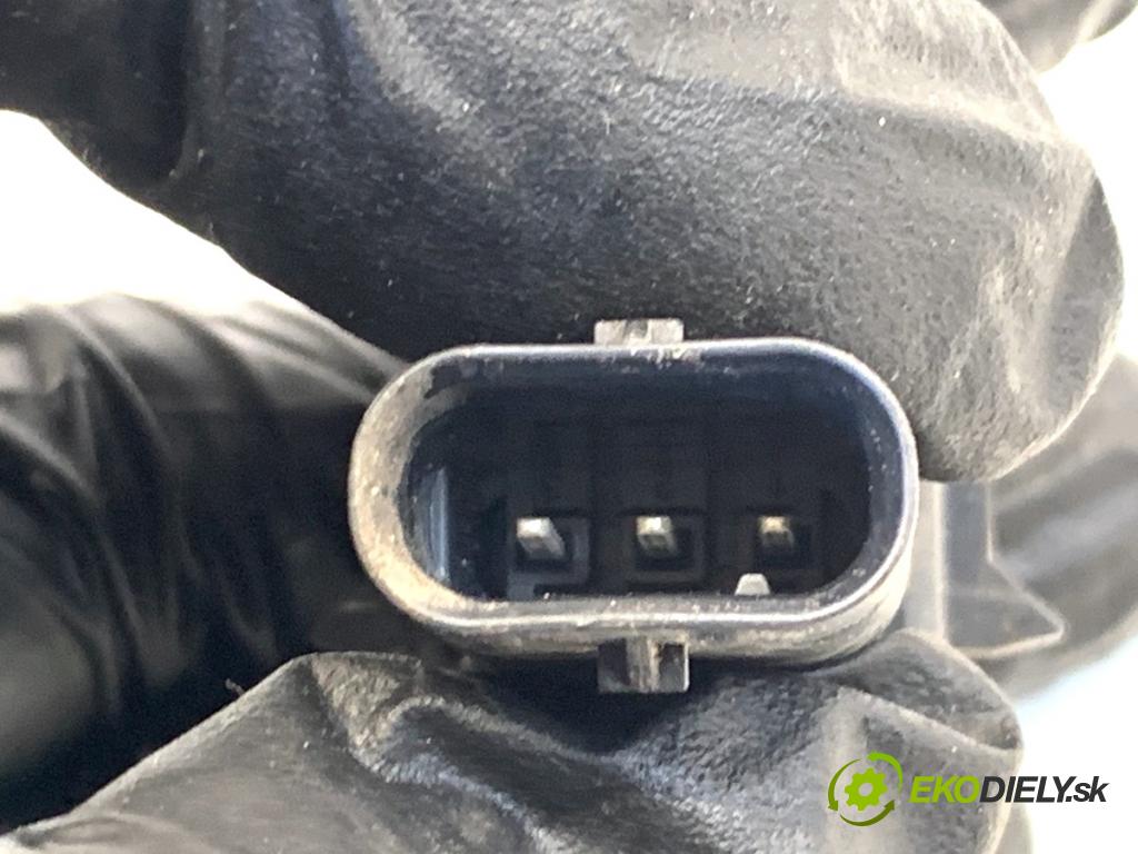 BMW F30 sedan 2016 140 kW 320 d xDrive 1995 Snímač PDC 9261582