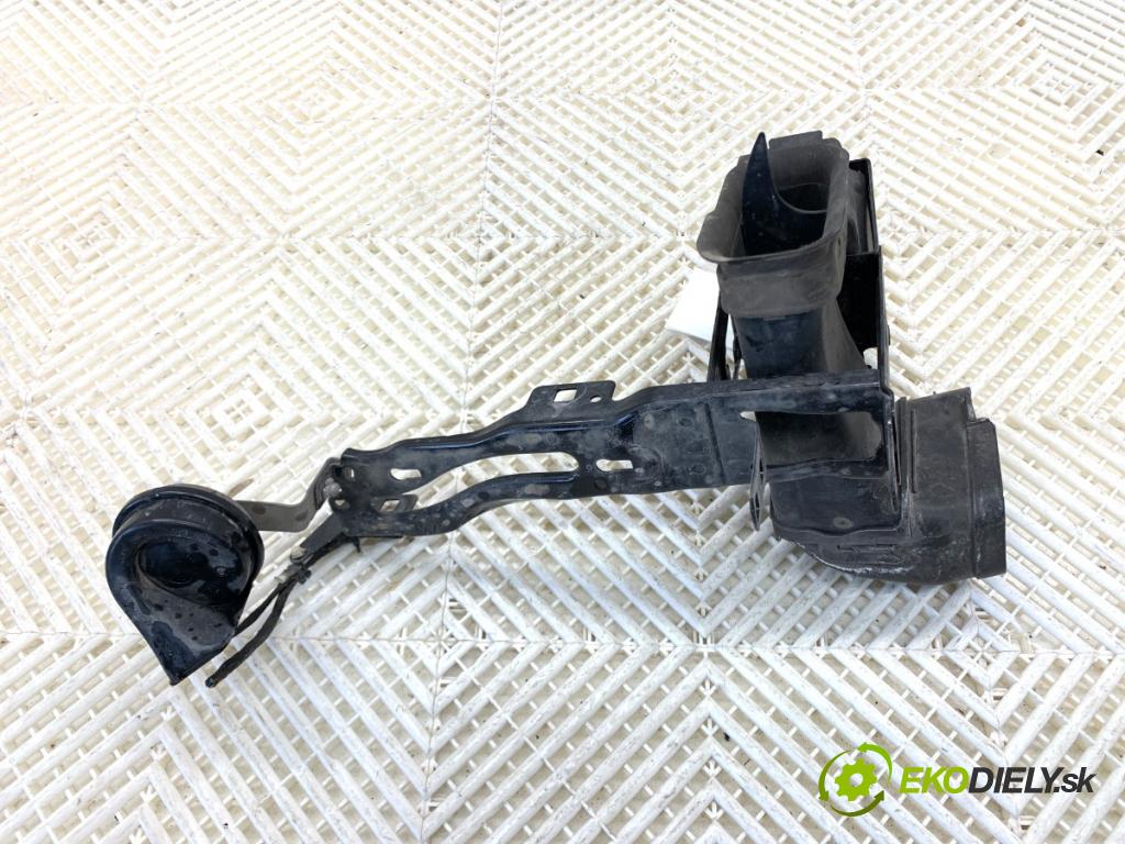 BMW F30 sedan 2016 140 kW 320 d xDrive 1995 volant vzduchu 7597585