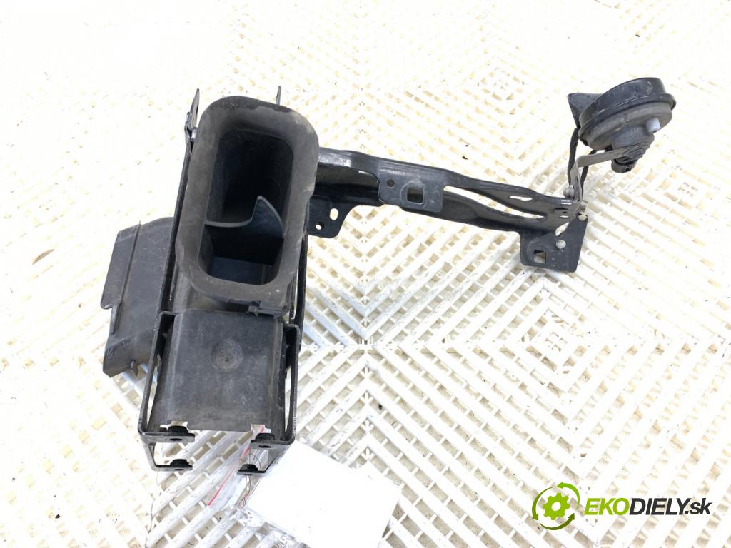 BMW F30 sedan 2016 140 kW 320 d xDrive 1995 Volant vzduchu 7597585