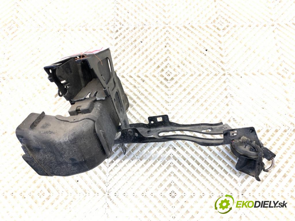 BMW F30 sedan 2016 140 kW 320 d xDrive 1995 Volant vzduchu 7597585