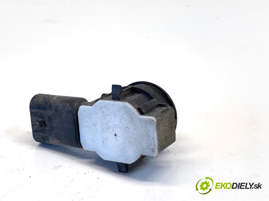 BMW F30 sedan 2016 140 kW 320 d xDrive 1995 Snímač PDC 9261582