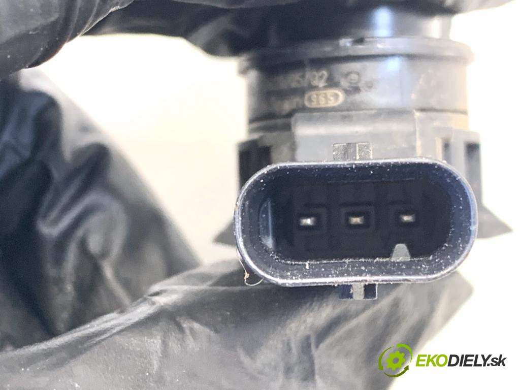 BMW F30 sedan 2016 140 kW 320 d xDrive 1995 Snímač PDC 9261582