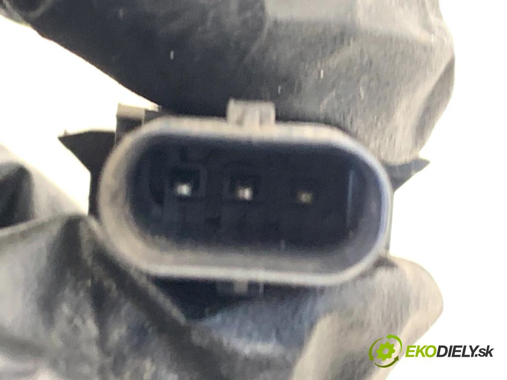 BMW F30 sedan 2016 140 kW 320 d xDrive 1995 Snímač PDC 9261582