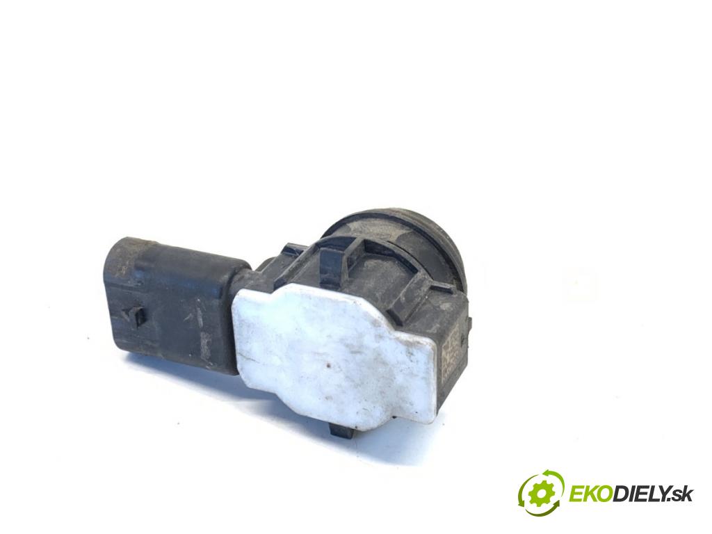 BMW F30 sedan 2016 140 kW 320 d xDrive 1995 Snímač PDC 9261582