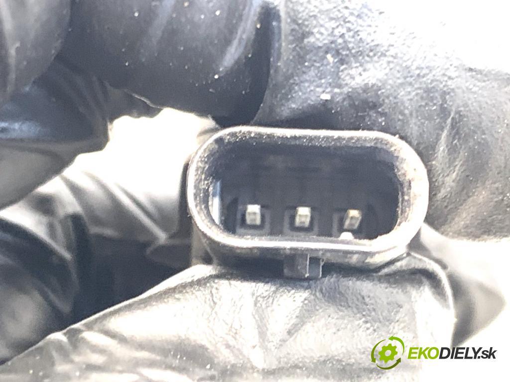 BMW F30 sedan 2016 140 kW 320 d xDrive 1995 Snímač PDC 9261582