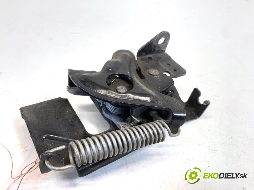 BMW F30 sedan 2016 140 kW 320 d xDrive 1995 zámok kapoty přední část levý 7242549