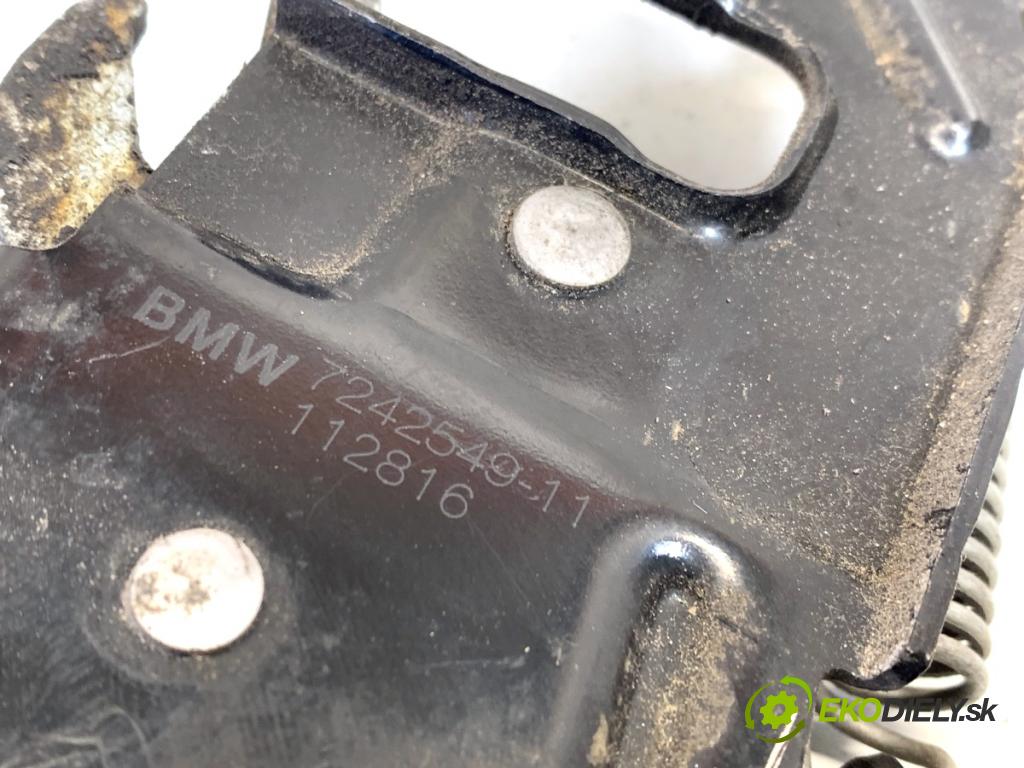 BMW F30 sedan 2016 140 kW 320 d xDrive 1995 zámok kapoty přední část levý 7242549