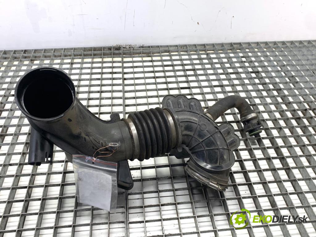 BMW F30 sedan 2016 140 kW 320 d xDrive 1995 Rúra turba 8573994