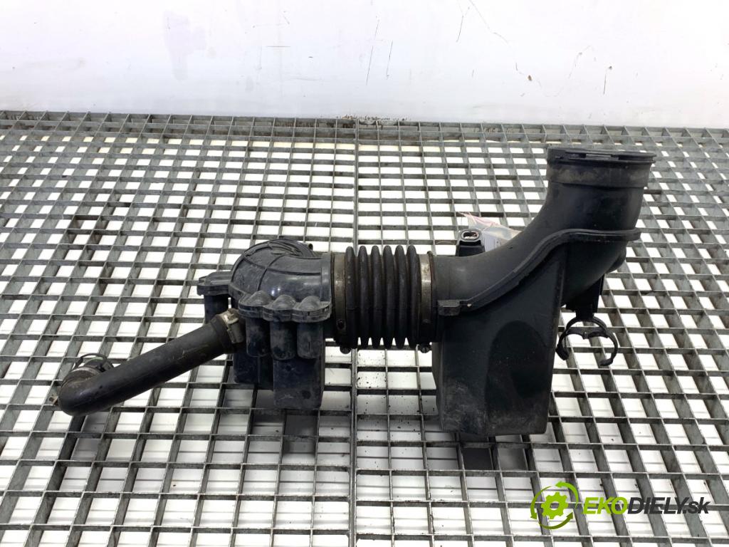 BMW F30 sedan 2016 140 kW 320 d xDrive 1995 Rúra turba 8573994