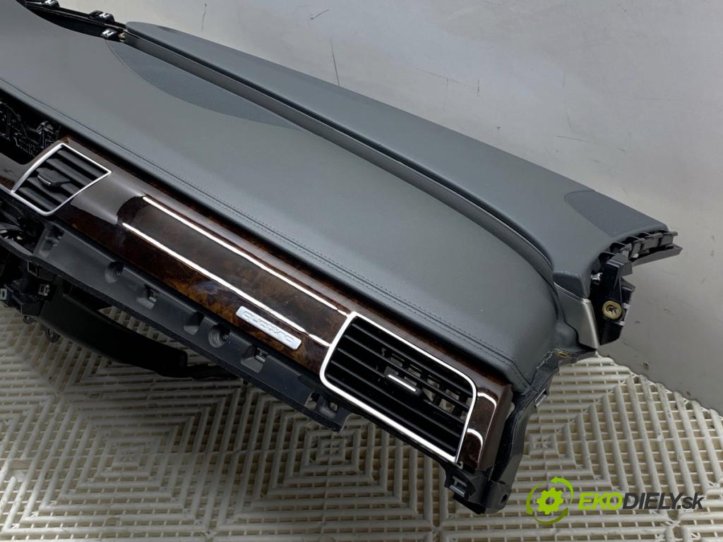 AUDI A8 D4 sedan 2015 368 kW 6.3 W12 quattro 6299 Palubná doska VANKÚŠ: spolujazdca 4H1857067B