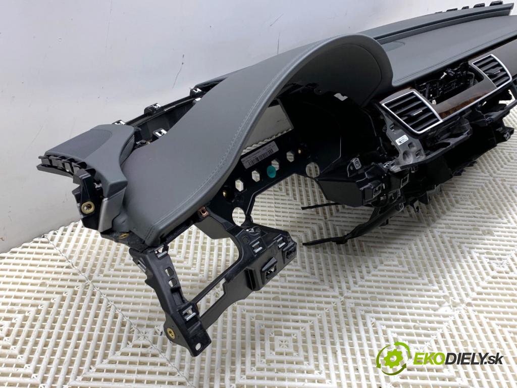 AUDI A8 D4 sedan 2015 368 kW 6.3 W12 quattro 6299 Palubná doska VANKÚŠ: spolujazdca 4H1857067B