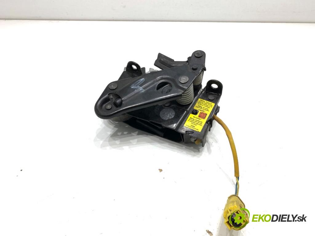 BMW F10 sedan 2015 160 kW 525 d xDrive 1995 zámok kapoty predný ľavy 7184441