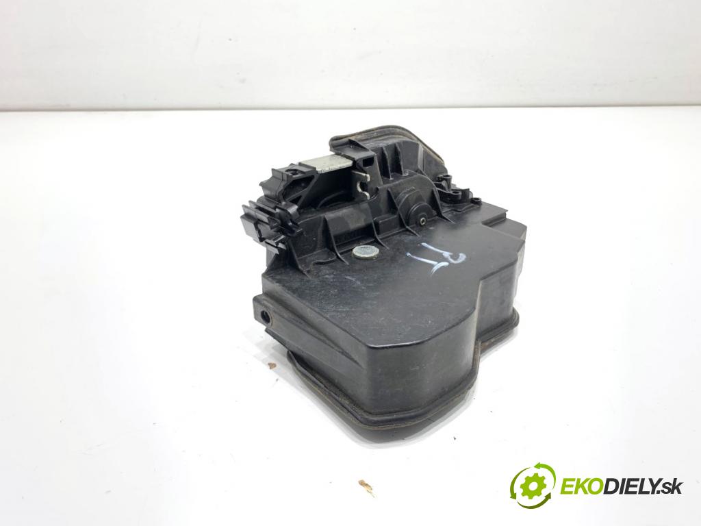 BMW F10 sedan 2015 160 kW 525 d xDrive 1995 zámok Dvere pravy zad 7202148