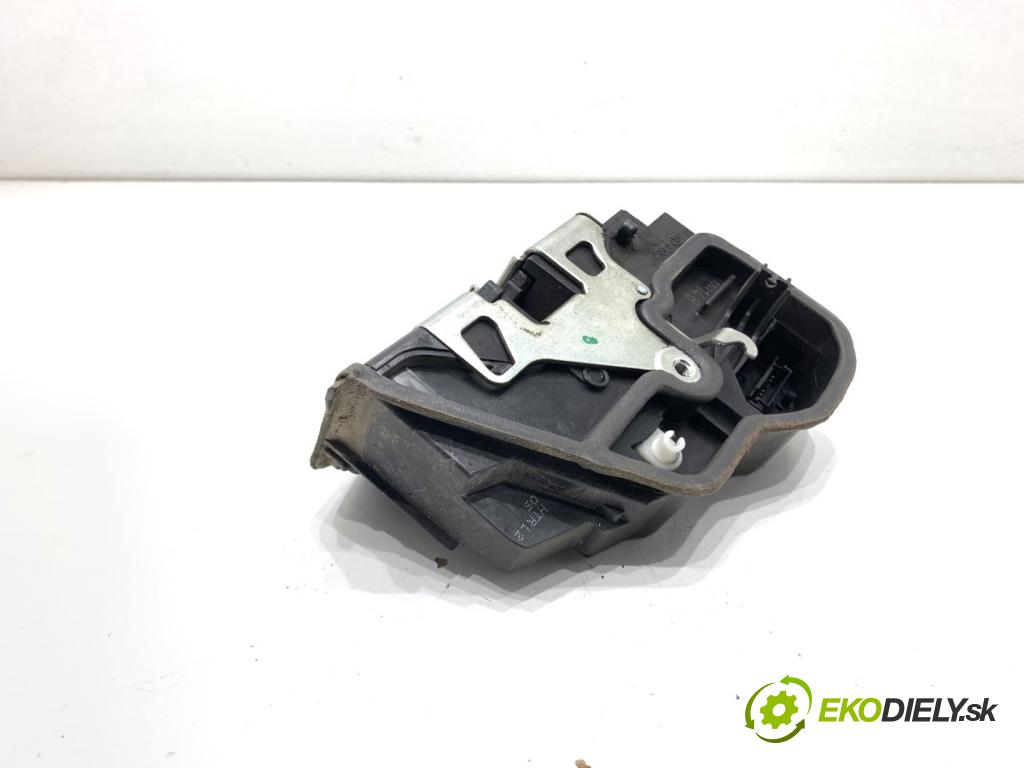 BMW F10 sedan 2015 160 kW 525 d xDrive 1995 zámok Dvere pravy zad 7202148