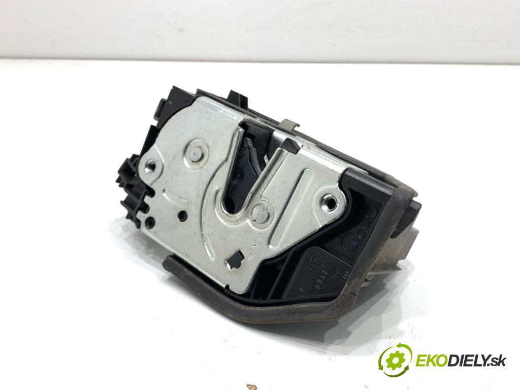 BMW F10 sedan 2015 160 kW 525 d xDrive 1995 zámok Dvere pravy predný 7202146