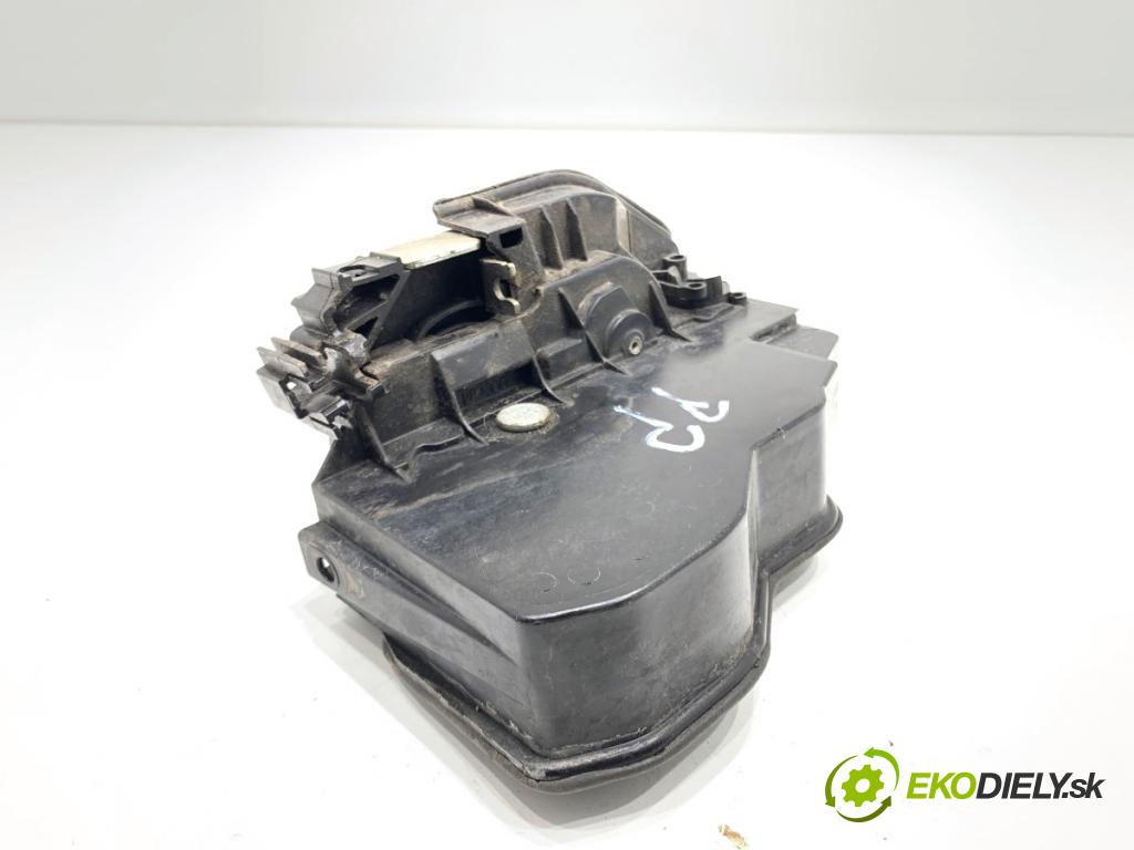 BMW F10 sedan 2015 160 kW 525 d xDrive 1995 zámok Dvere pravy predný 7202146