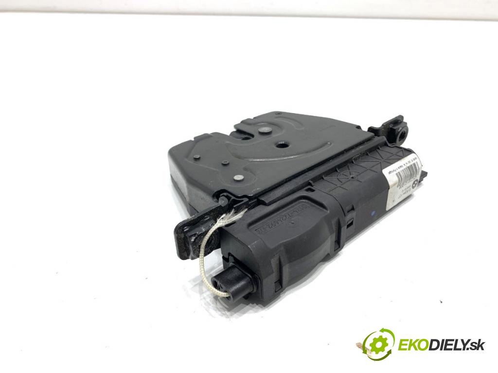 BMW F10 sedan 2015 160 kW 525 d xDrive 1995 zámok dverí zad 918064