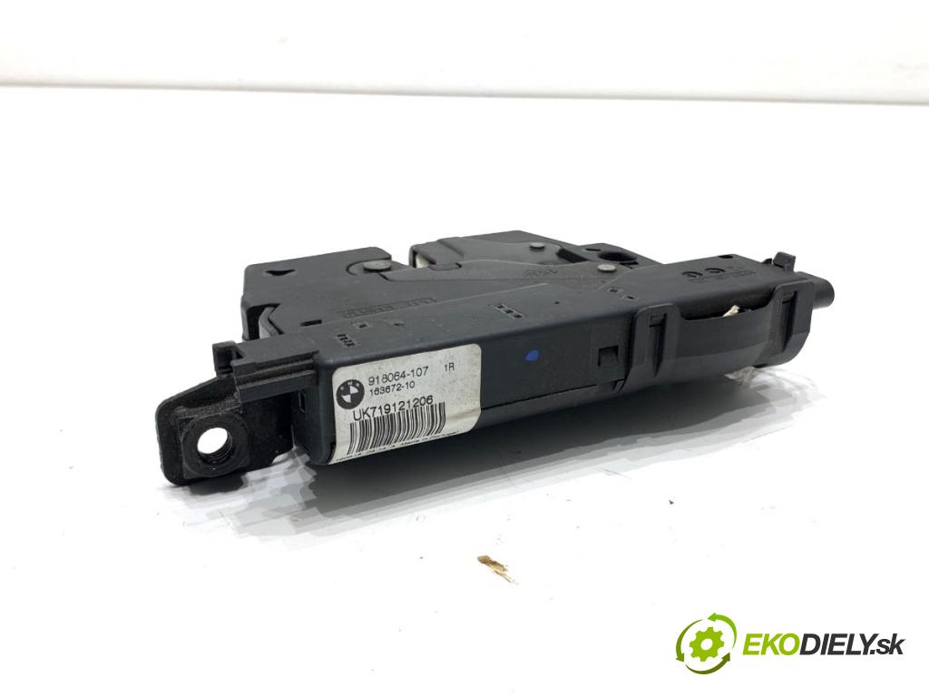 BMW F10 sedan 2015 160 kW 525 d xDrive 1995 zámok dverí zad 918064