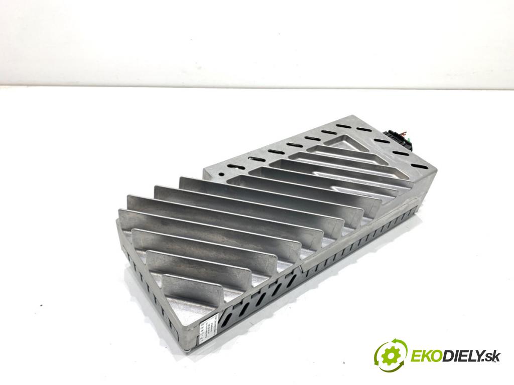 BMW F10 sedan 2015 160 kW 525 d xDrive 1995 zesilovač 9271334 (Zesilovač)