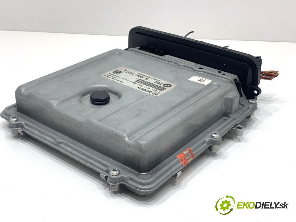 BMW F10 sedan 2015 160 kW 525 d xDrive 1995 řídící jednotka motora 0281031947 (Řídicí jednotka)