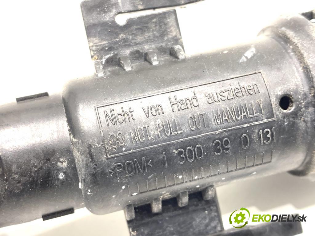 BMW F10 sedan 2015 160 kW 525 d xDrive 1995 ostřikovače světla levý přední část 1300750010