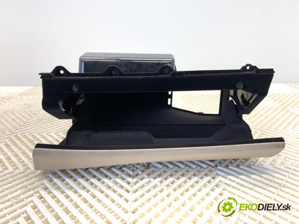 BMW F10 sedan 2015 160 kW 525 d xDrive 1995 Priehradka, kastlík spolujazdca 9166683 (Priehradka (kastlík))