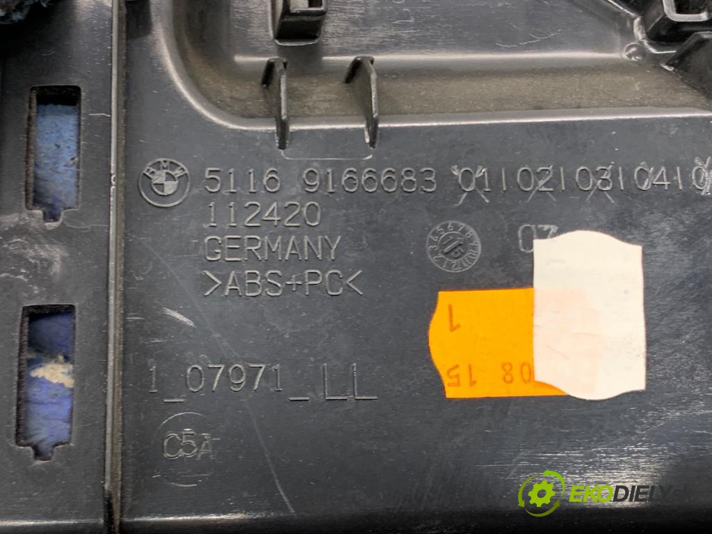BMW F10 sedan 2015 160 kW 525 d xDrive 1995 přihrádka kastlík spolujezdce 9166683 (Přihrádka (kastlík))