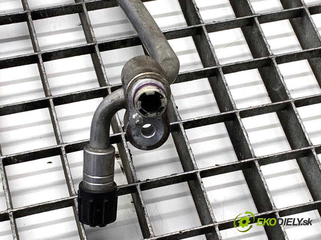 BMW F10 sedan 2015 160 kW 525 d xDrive 1995 rúrka klimatizácie 9250709 (Rúrka klimatizácie)