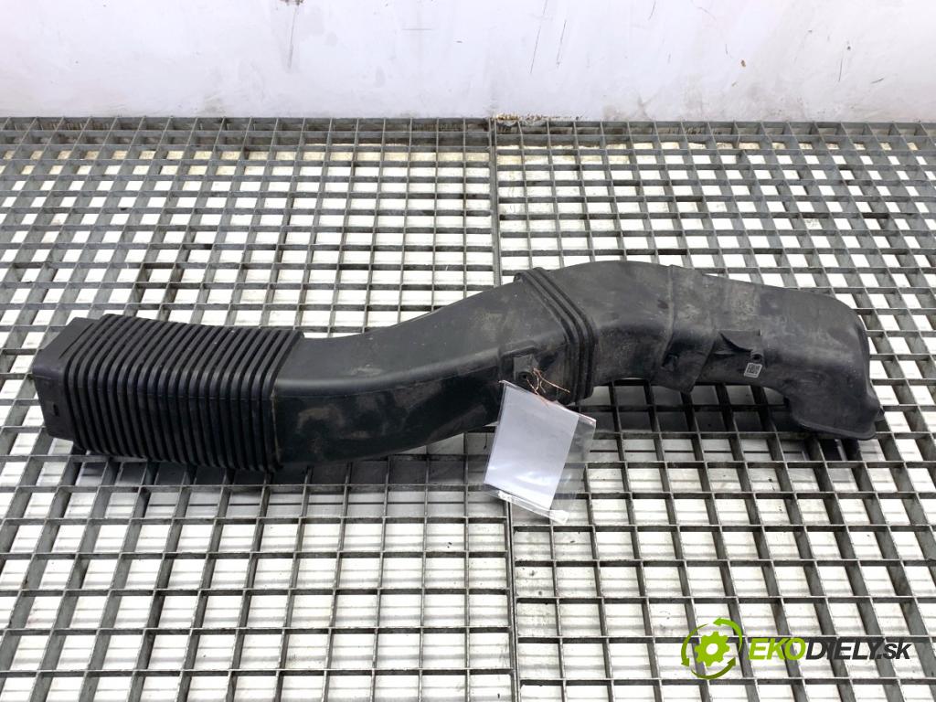 BMW F10 sedan 2015 160 kW 525 d xDrive 1995 Rúra vzduchu 7577471 7811549
