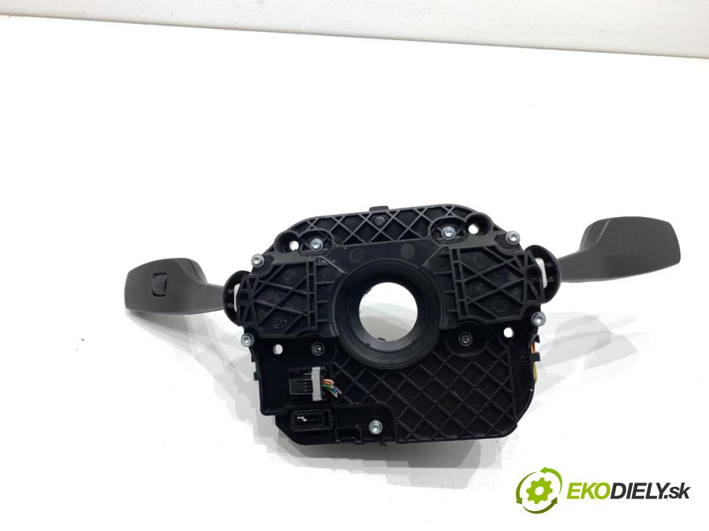 BMW F10 sedan 2015 160 kW 525 d xDrive 1995 Prepínač kombinovaný 9354045 (Prepínacie páčky pod volantom)