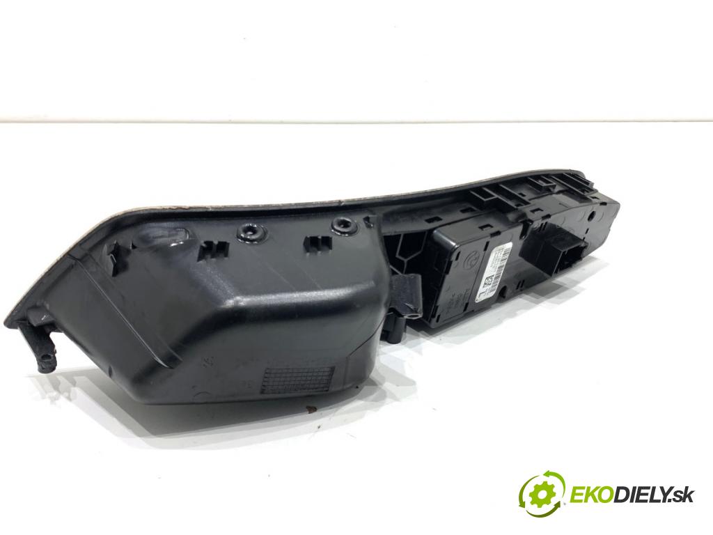 BMW F10 sedan 2015 160 kW 525 d xDrive 1995 Prepínač okien 9241951 (Prepínacie páčky pod volantom)