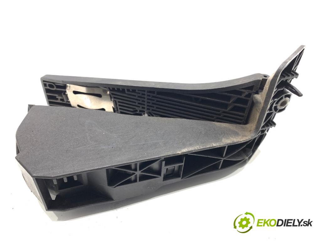 BMW F10 sedan 2015 160 kW 525 d xDrive 1995 Potenciometer plynu 6859999 (Potenciometer plynového pedálu)