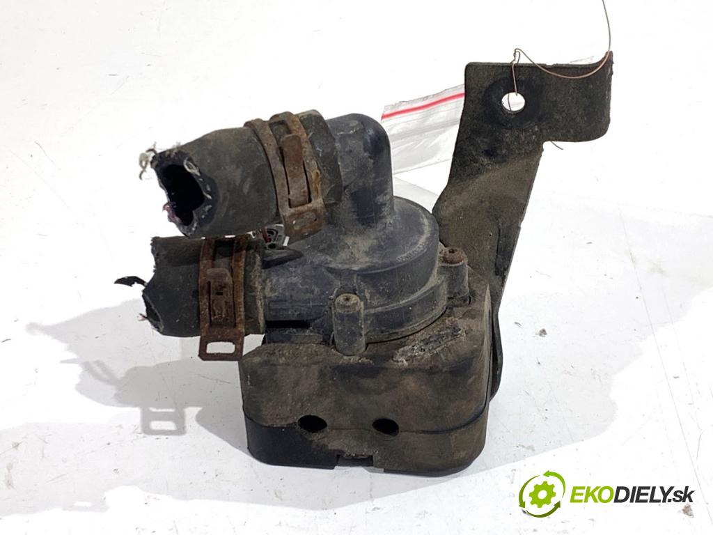 BMW F10 sedan 2015 160 kW 525 d xDrive 1995 DALŠÍ: pumpa vody 9239313 (Vodní pumpa)