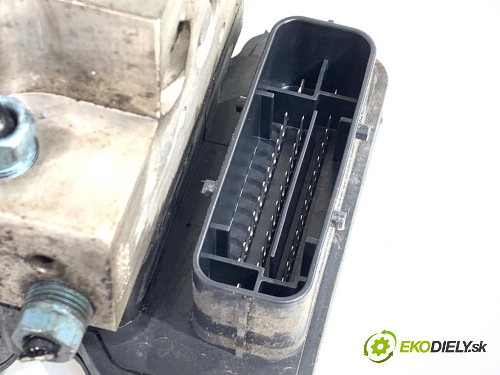 BMW F10 sedan 2015 160 kW 525 d xDrive 1995 Pumpa ABS 6856841 (Pumpa ABS)