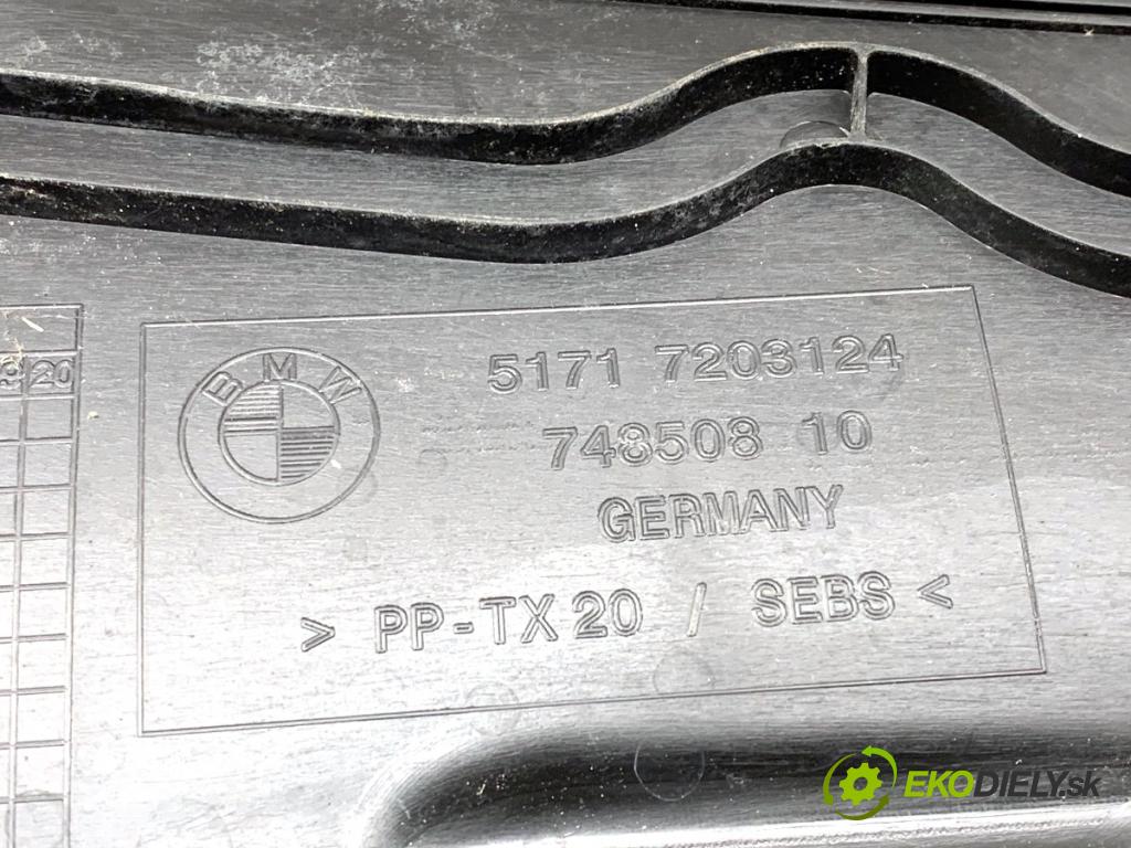 BMW F10 sedan 2015 160 kW 525 d xDrive 1995 Torpédo, plast pod čelné okno 7203124 (Torpédo (plast pod čelným sklom))