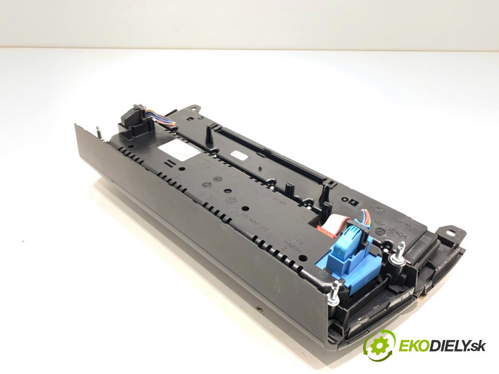 BMW F10 sedan 2015 160 kW 525 d xDrive 1995 Panel ovládania radia 6805769 (Prepínacie páčky pod volantom)