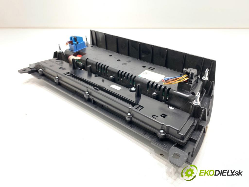 BMW F10 sedan 2015 160 kW 525 d xDrive 1995 Panel ovládania radia 6805769 (Prepínacie páčky pod volantom)