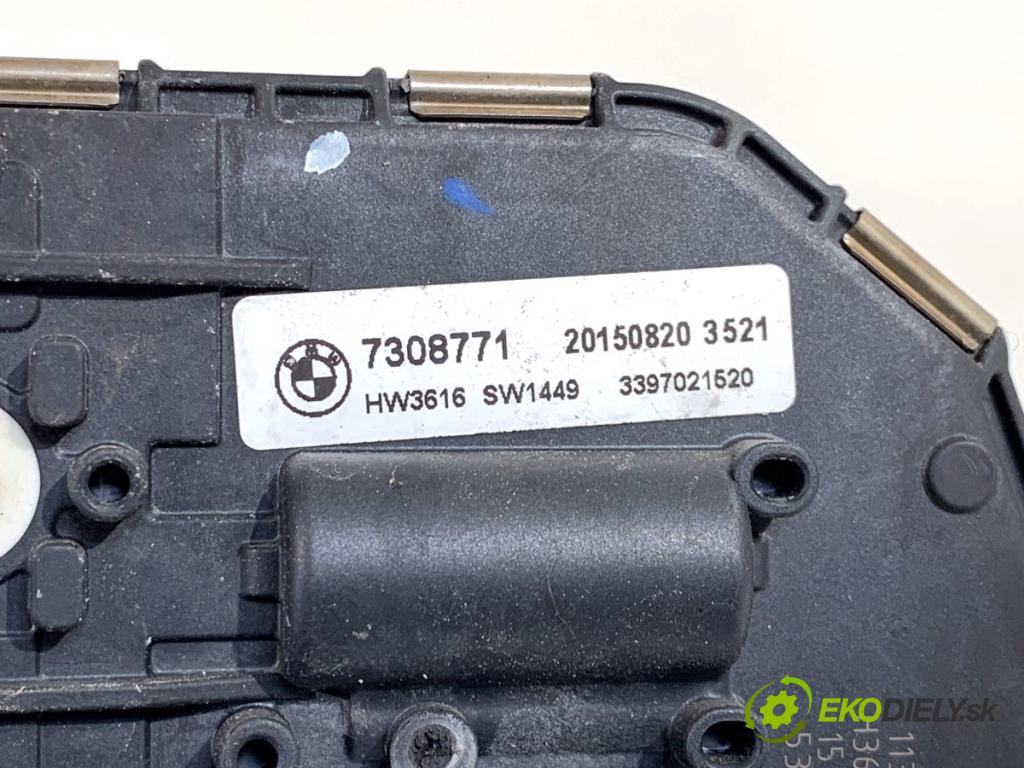 BMW F10 sedan 2015 160 kW 525 d xDrive 1995 mechanismus stěračů přední část 7306266 (Motorek stěračů přední)