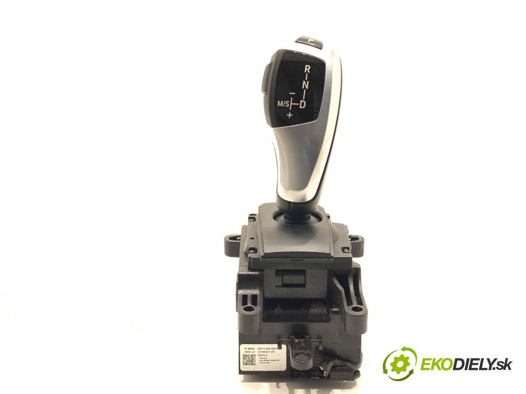 BMW F10 sedan 2015 160 kW 525 d xDrive 1995 Kulisa 9296904 (Rýchlostná páka (kulisa))