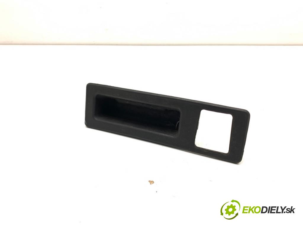 BMW F10 sedan 2015 160 kW 525 d xDrive 1995 Kľučka dverí zad 