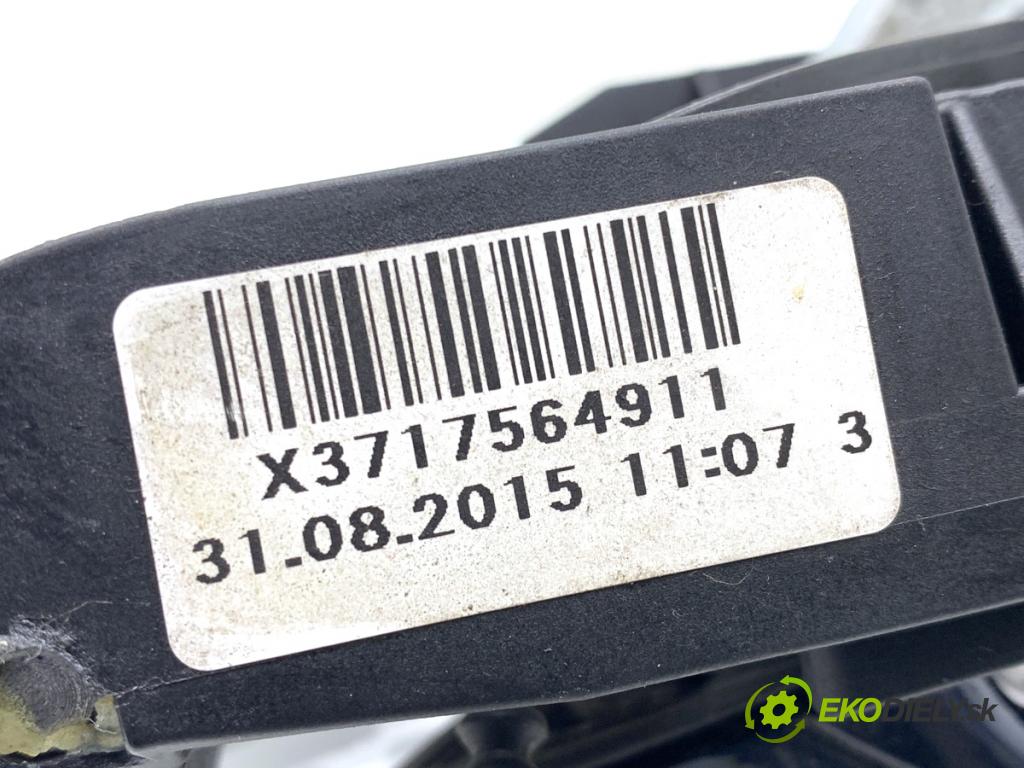 BMW F10 sedan 2015 160 kW 525 d xDrive 1995 Kľučka vonkajšia ľavy zad