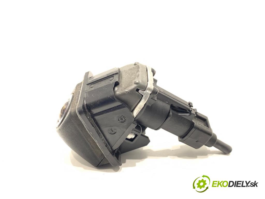 BMW F10 sedan 2015 160 kW 525 d xDrive 1995 KAMERA ZPĚT: 9240351