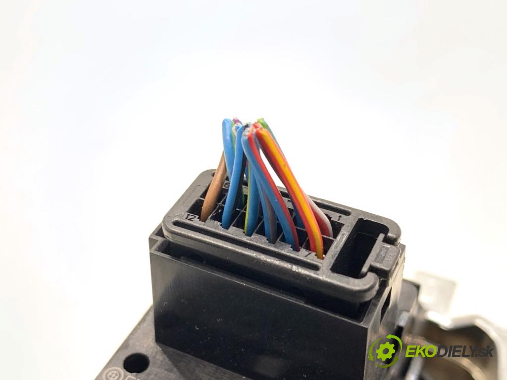 BMW F10 sedan 2015 160 kW 525 d xDrive 1995 Kulisa brzdy ručnej brzdy 9385029