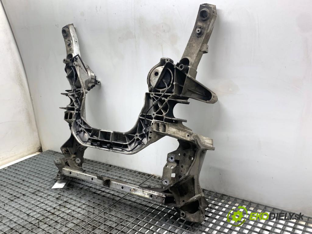 BMW F10 sedan 2015 160 kW 525 d xDrive 1995 výztuha pod motor 6793017 (Přední výztuha)