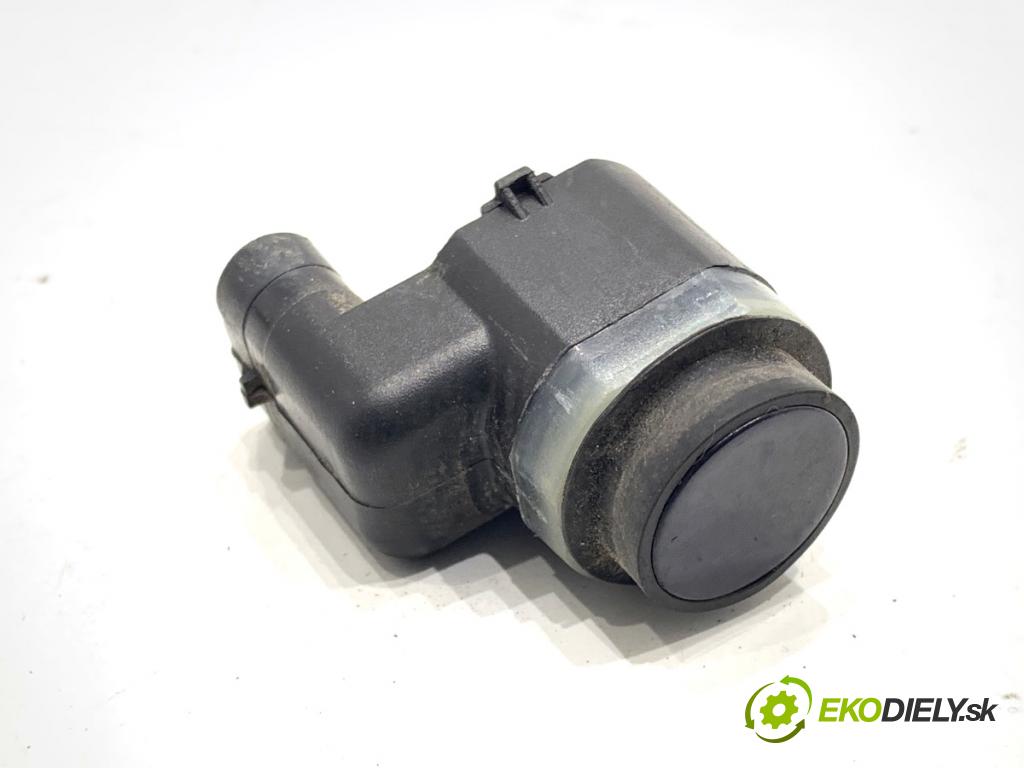 BMW F10 sedan 2015 160 kW 525 d xDrive 1995 Snímač PDC 